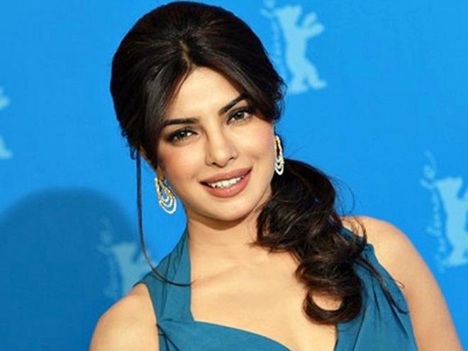 Priyanka Chopra gets competitor in Pak actress Meera 